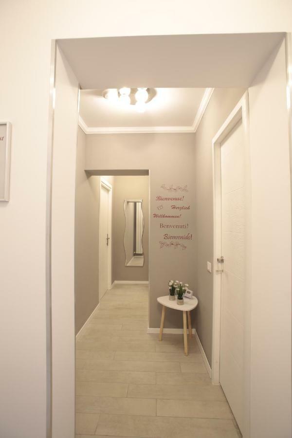 Live Bucharest Apartment Exterior photo